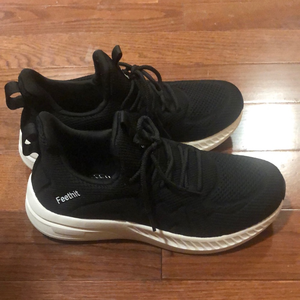 Women Feethit Sneakers Size 8.5
